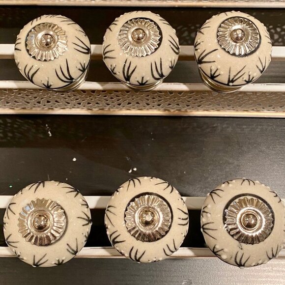 many sets of 6 new black & whiteceramic knobs/pull - Picture 1 of 7